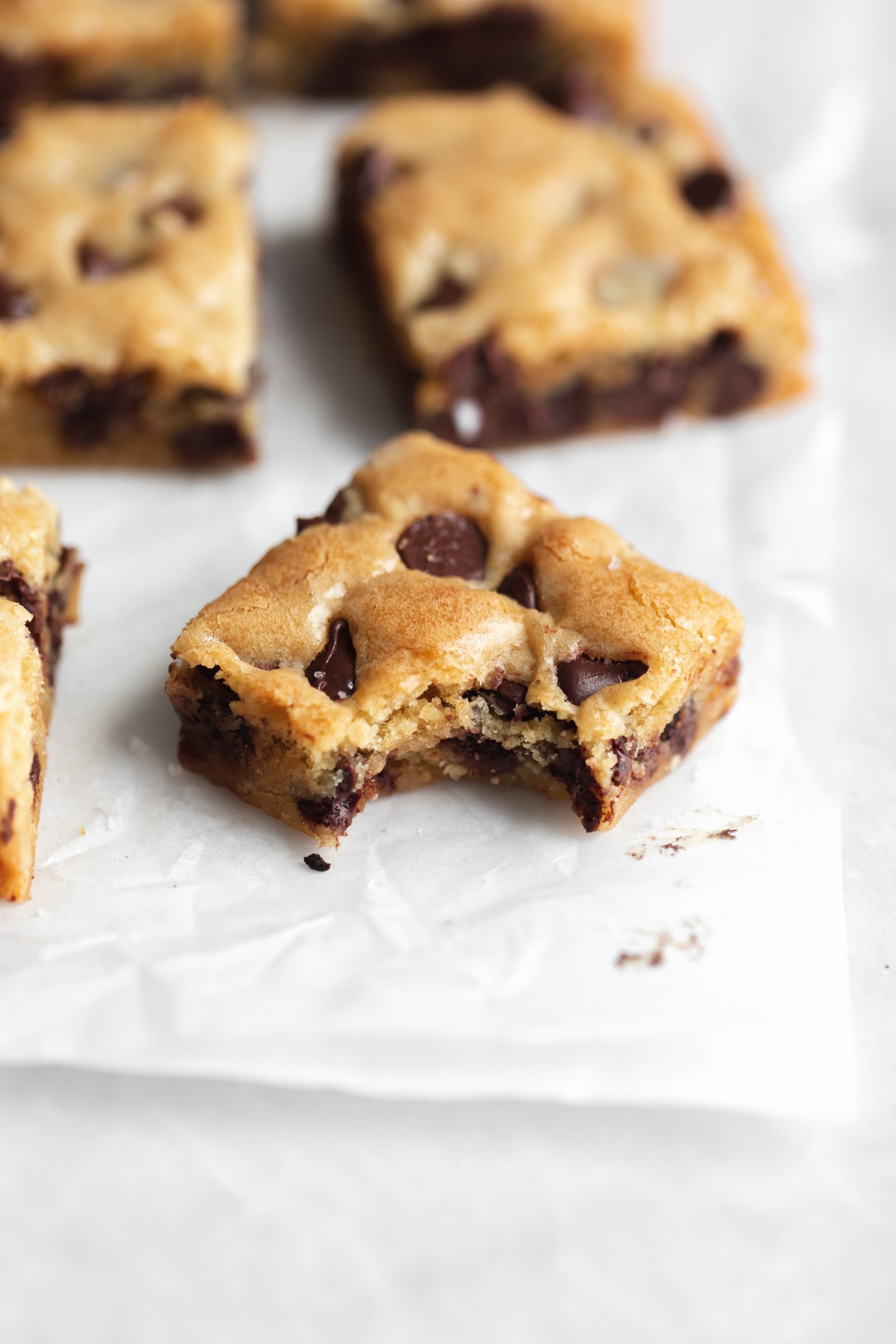 Easy Chewy Chocolate Chip Blondies: Your New Favorite Recipe